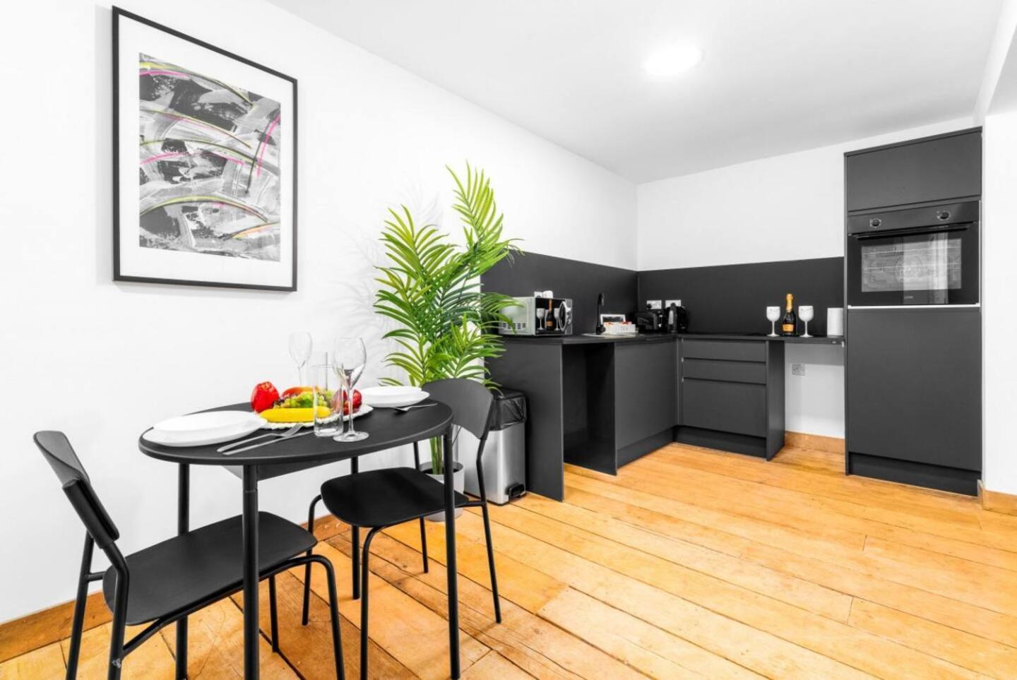 Loft Style Apartment - Near City Centre - Smart Tv- Wifi - Parking - Top Rated - 3Nt Birmingham Dış mekan fotoğraf